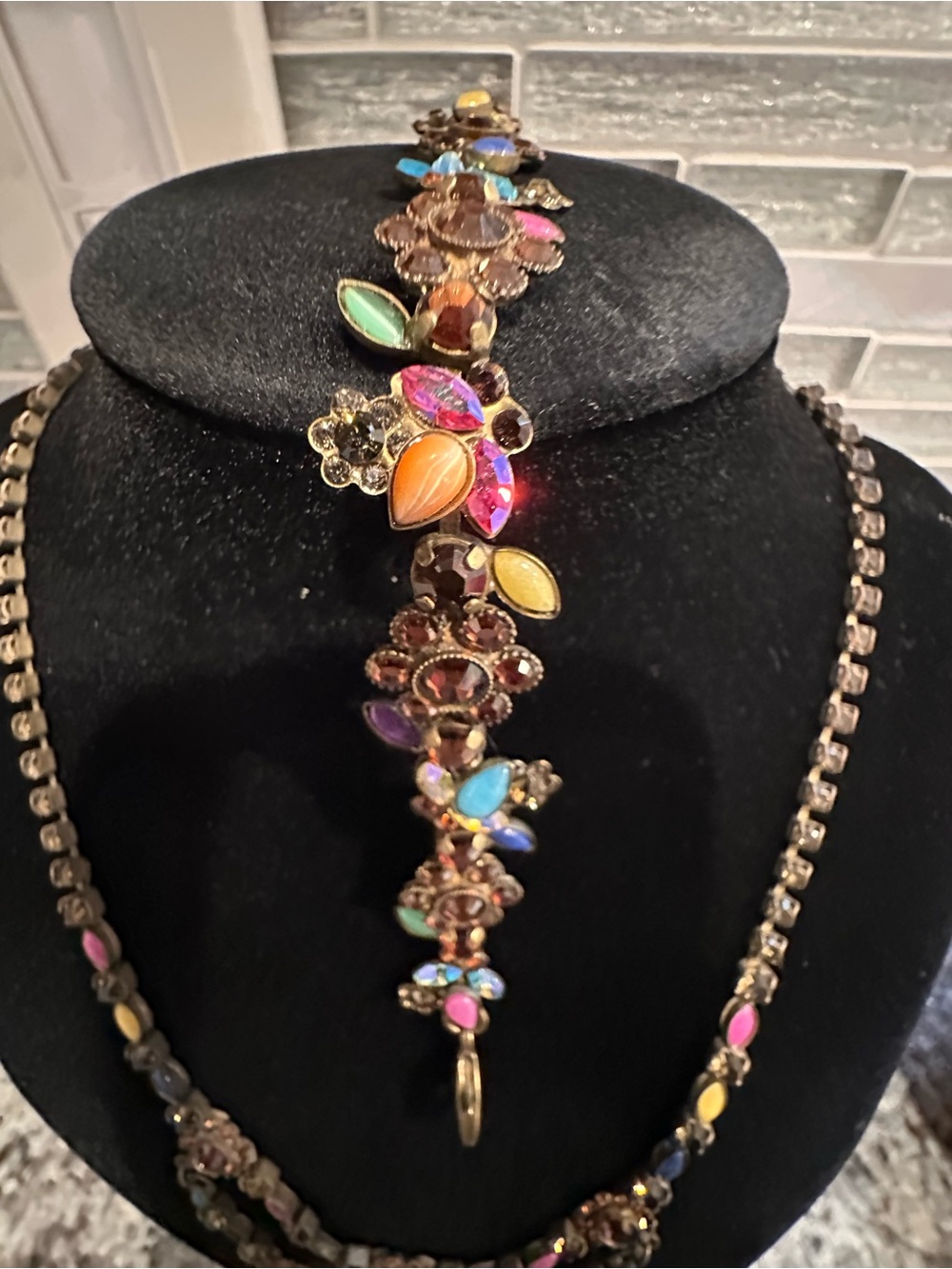 Sorrelli Zinnia Collection, necklace bracelet earrings